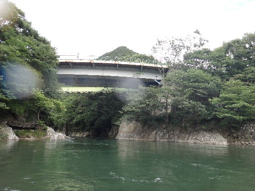 銚子橋下の川