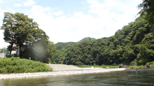 喜久松苑の川原