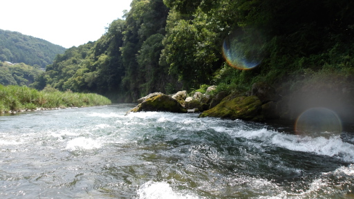 好文橋の先の流れがぶつかっているところ