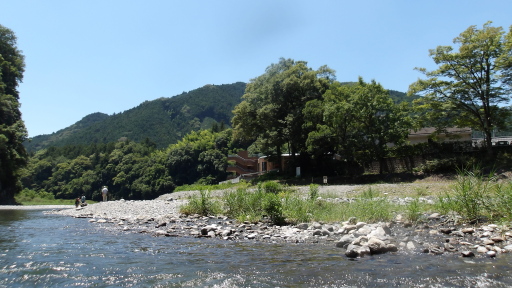 喜久松苑の川原