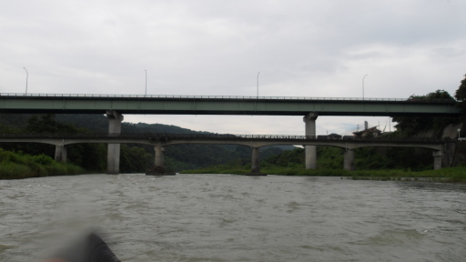 佐久良橋と櫻橋(手前)