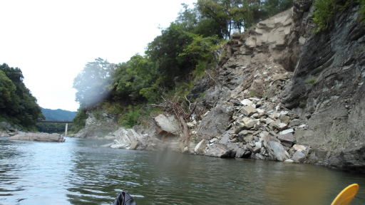 金石水管橋の手前